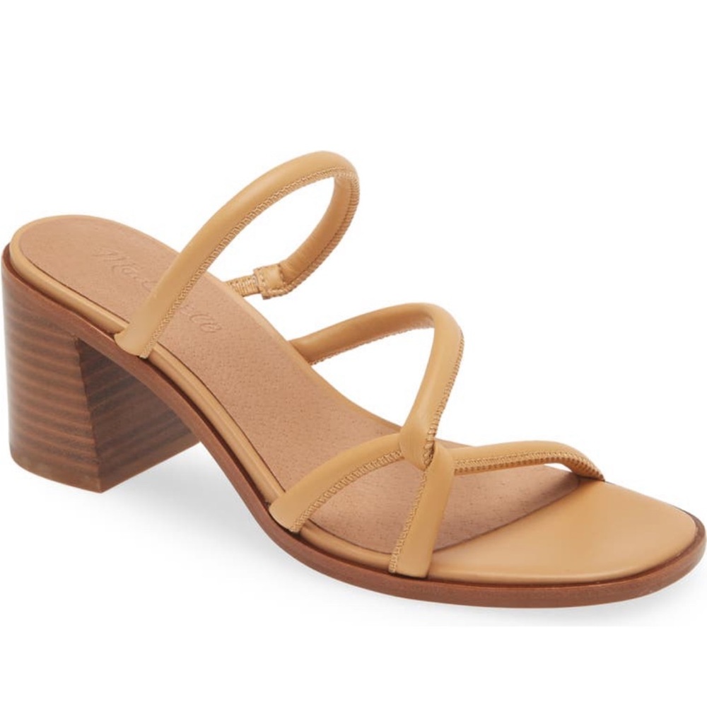 NWT Tayla Sandal Size 7